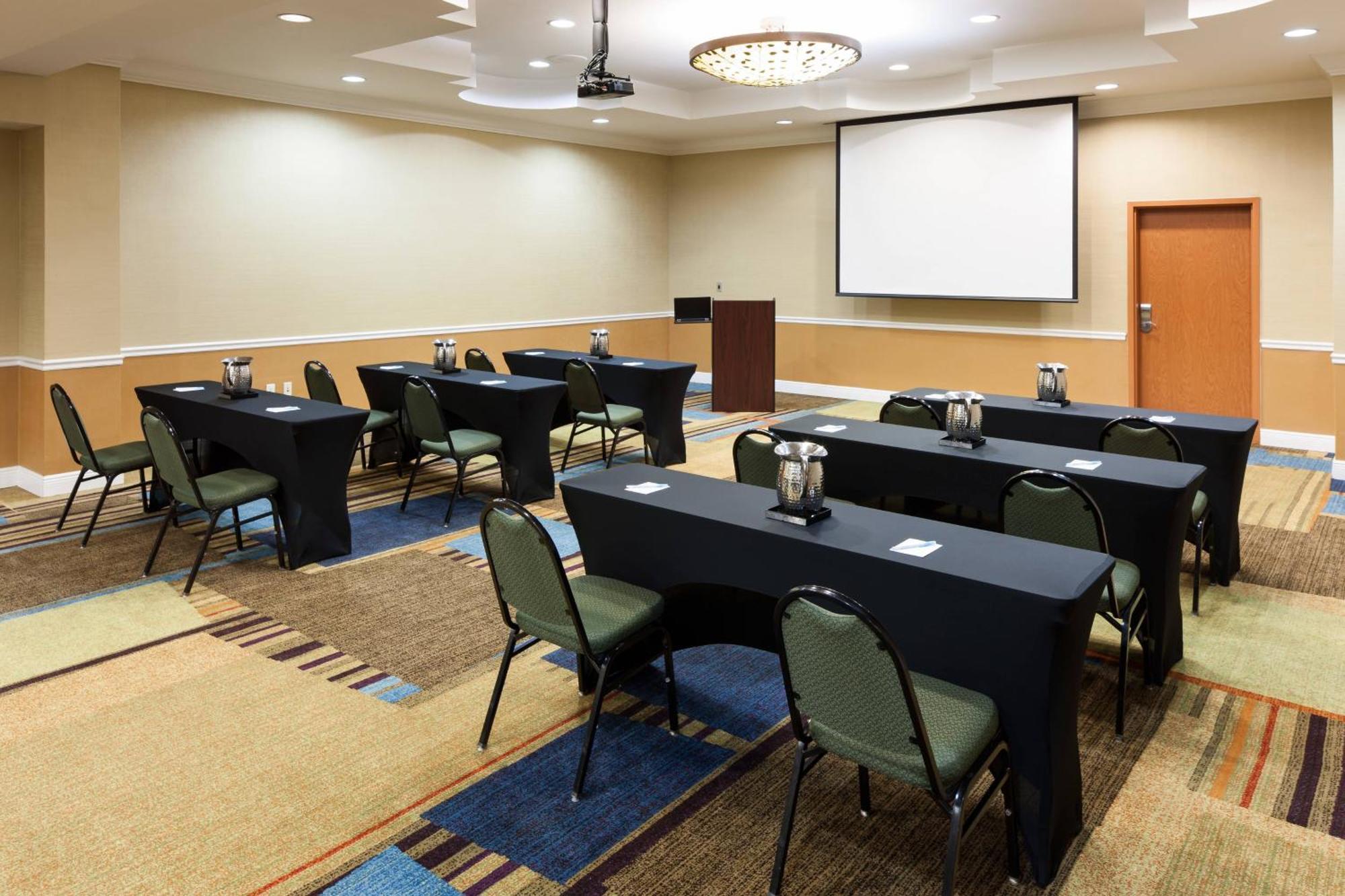Fairfield Inn & Suites Jacksonville Butler Boulevard Bagian luar foto