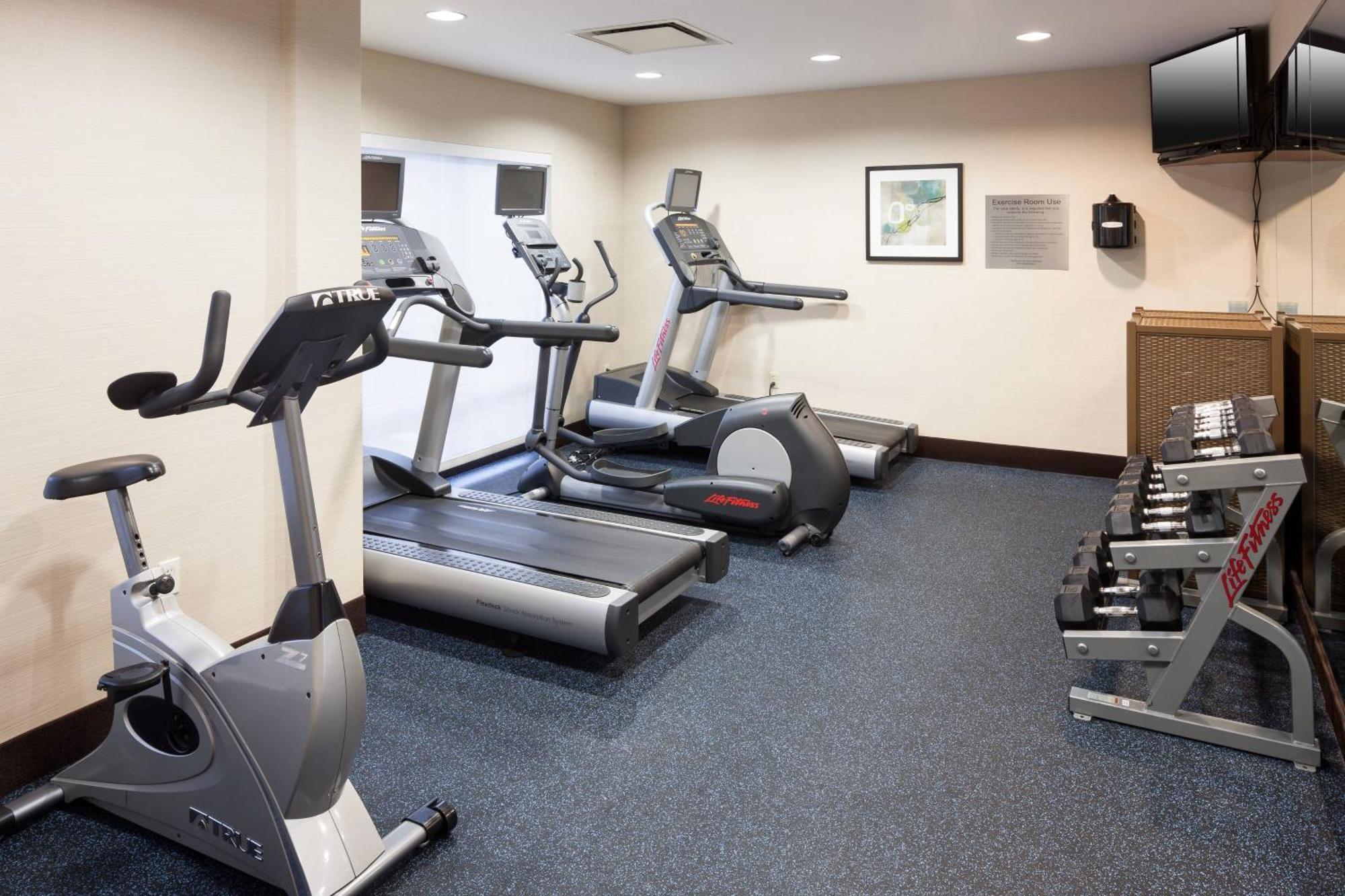 Fairfield Inn & Suites Jacksonville Butler Boulevard Bagian luar foto