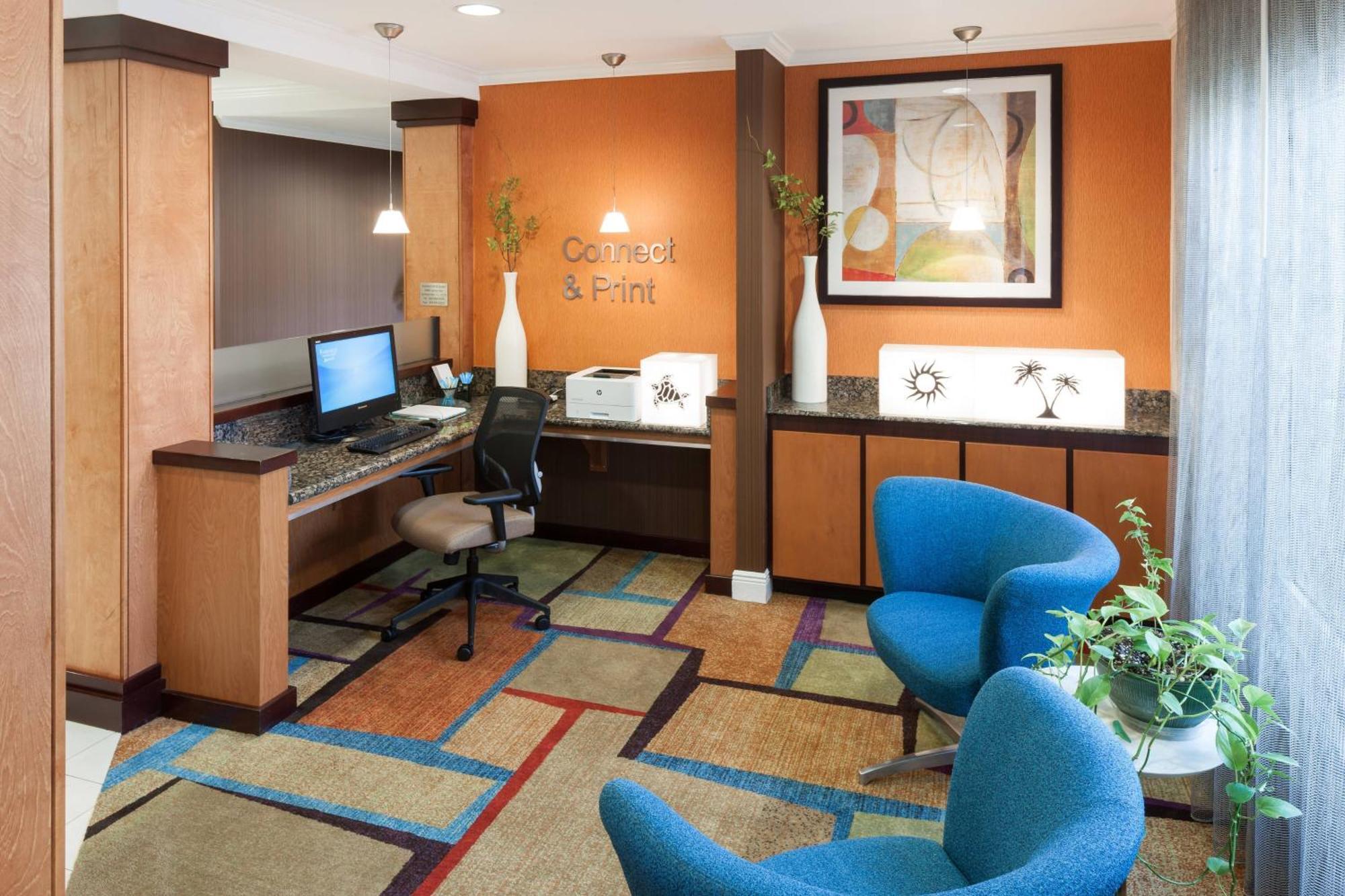 Fairfield Inn & Suites Jacksonville Butler Boulevard Bagian luar foto