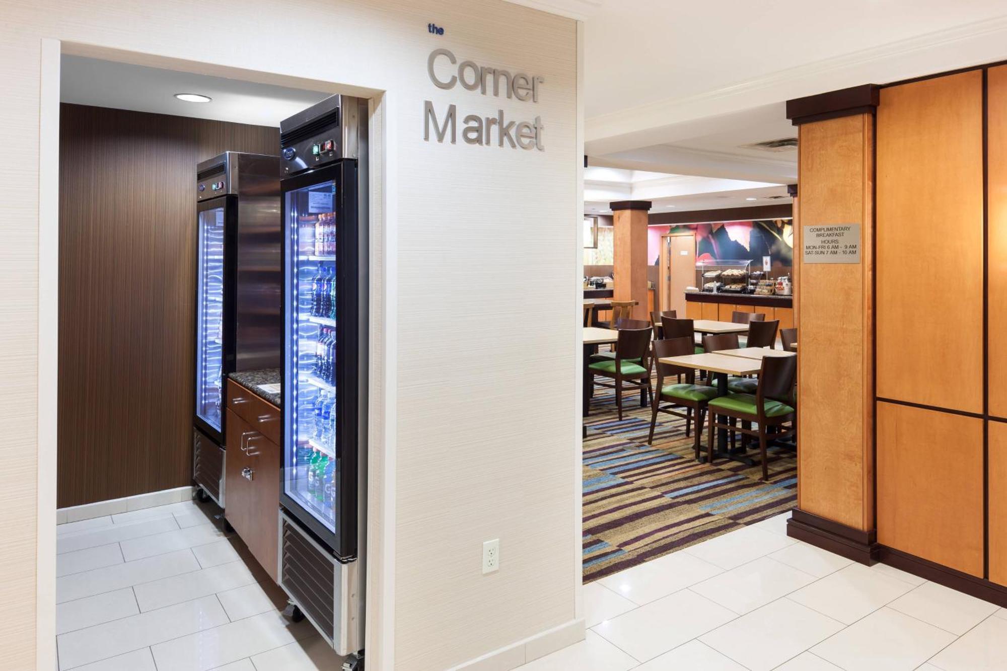 Fairfield Inn & Suites Jacksonville Butler Boulevard Bagian luar foto