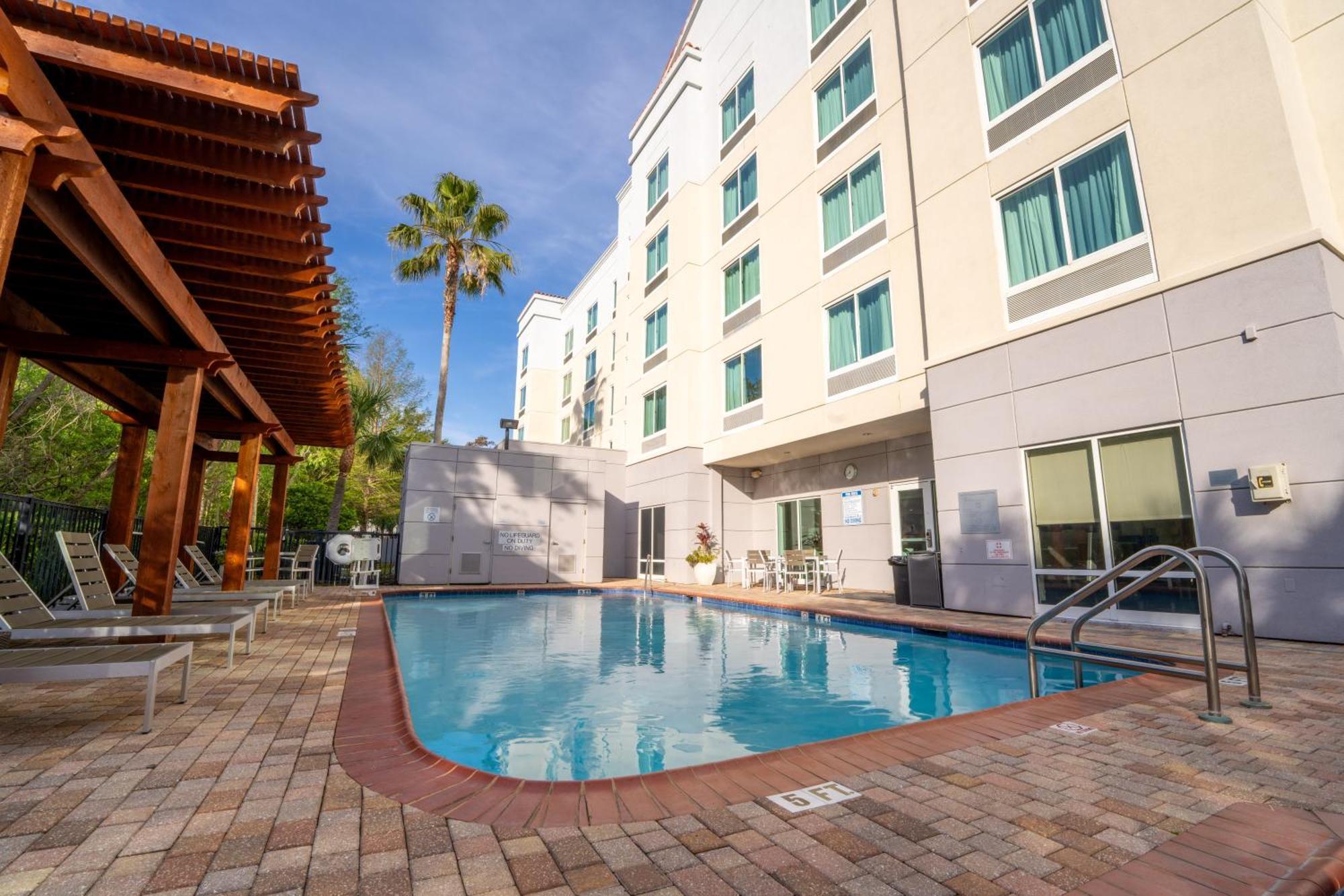 Fairfield Inn & Suites Jacksonville Butler Boulevard Bagian luar foto