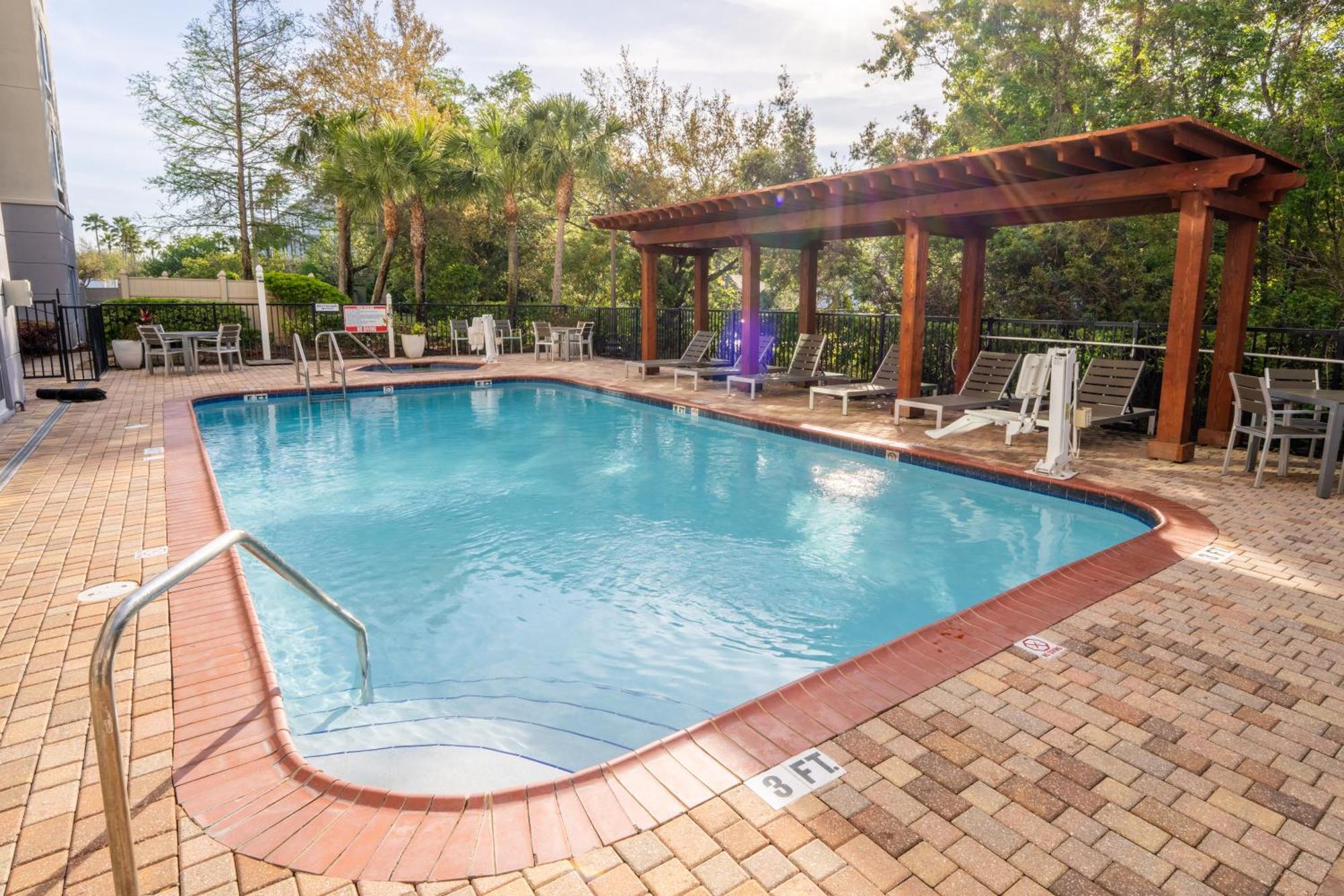Fairfield Inn & Suites Jacksonville Butler Boulevard Bagian luar foto