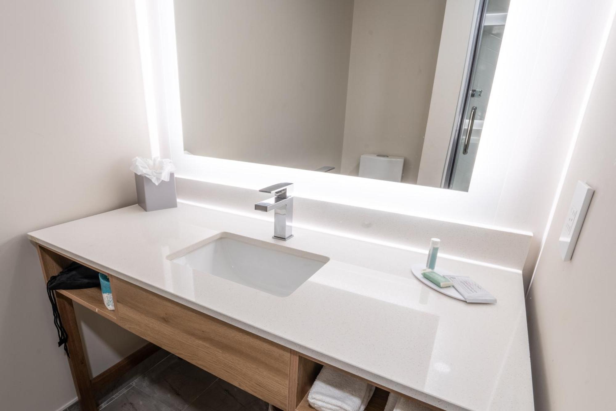Fairfield Inn & Suites Jacksonville Butler Boulevard Bagian luar foto