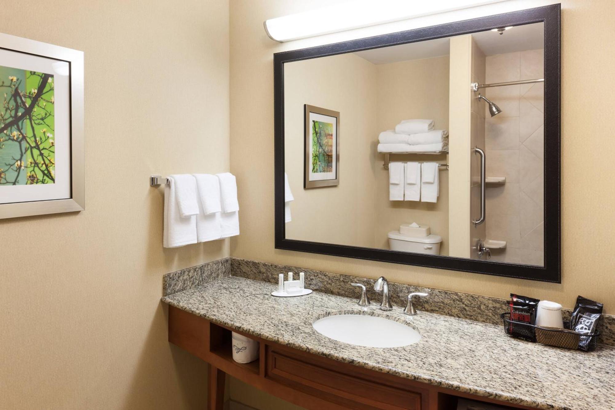 Fairfield Inn & Suites Jacksonville Butler Boulevard Bagian luar foto