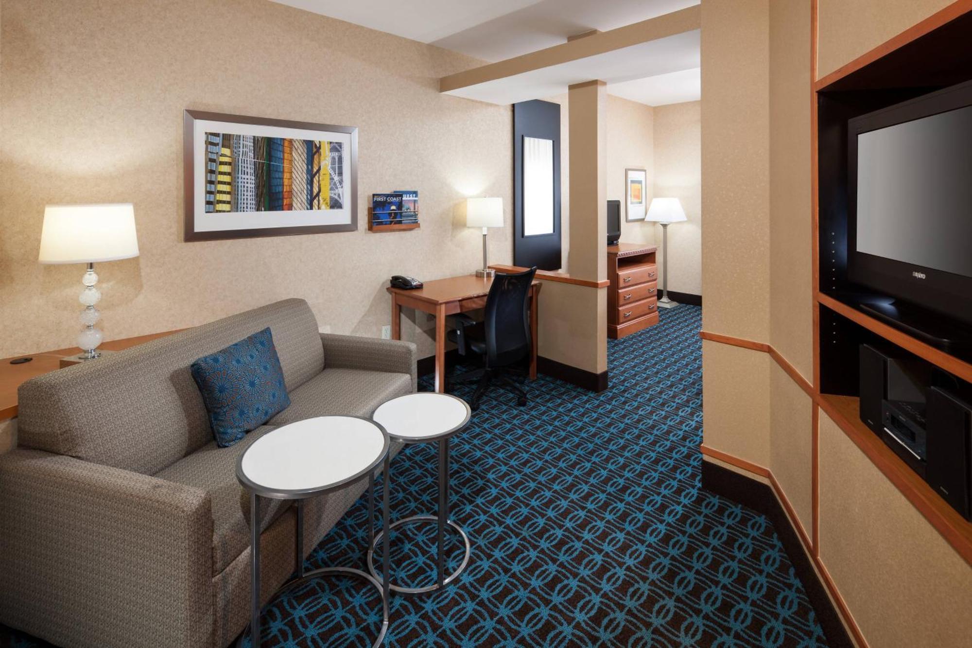 Fairfield Inn & Suites Jacksonville Butler Boulevard Bagian luar foto