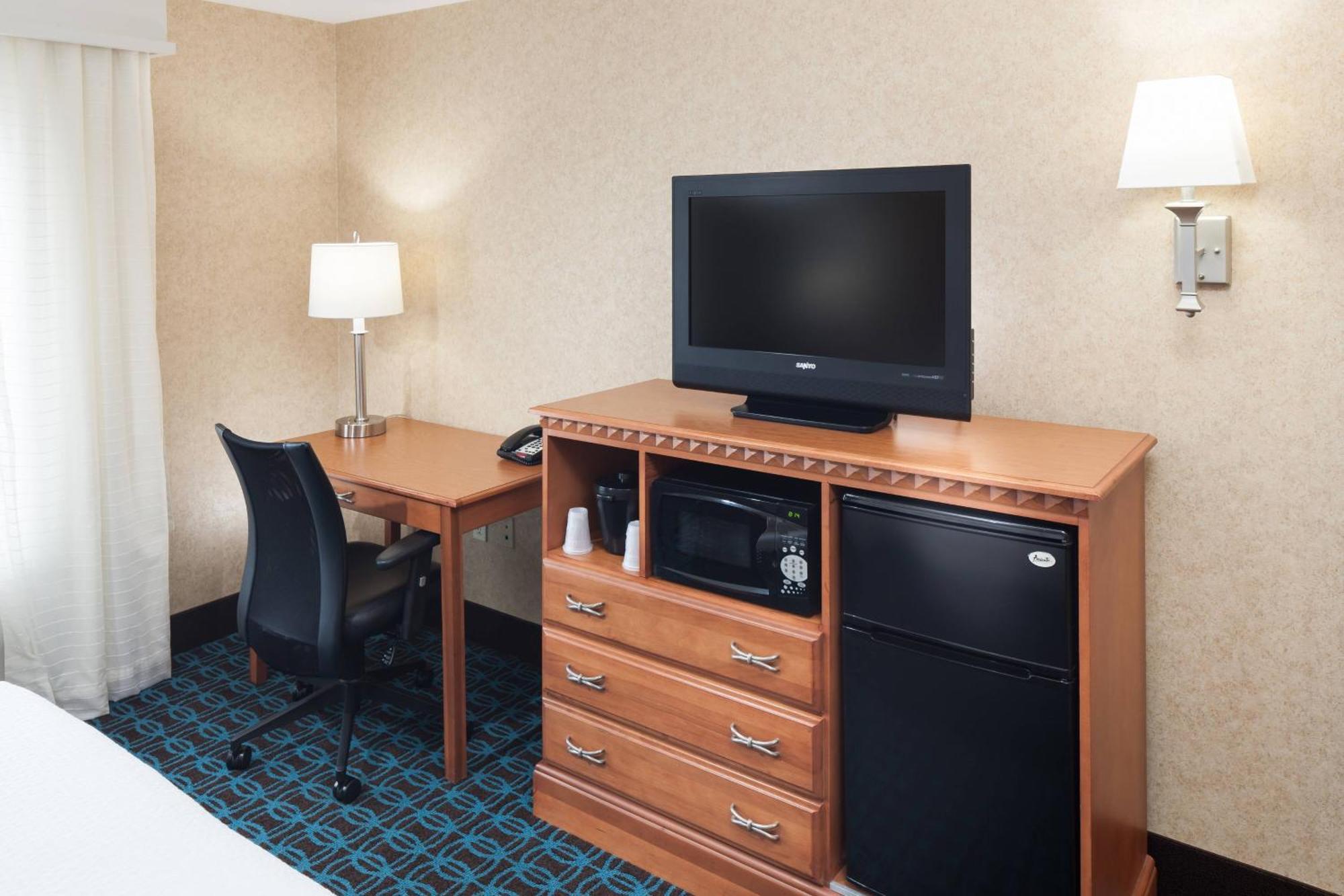 Fairfield Inn & Suites Jacksonville Butler Boulevard Bagian luar foto