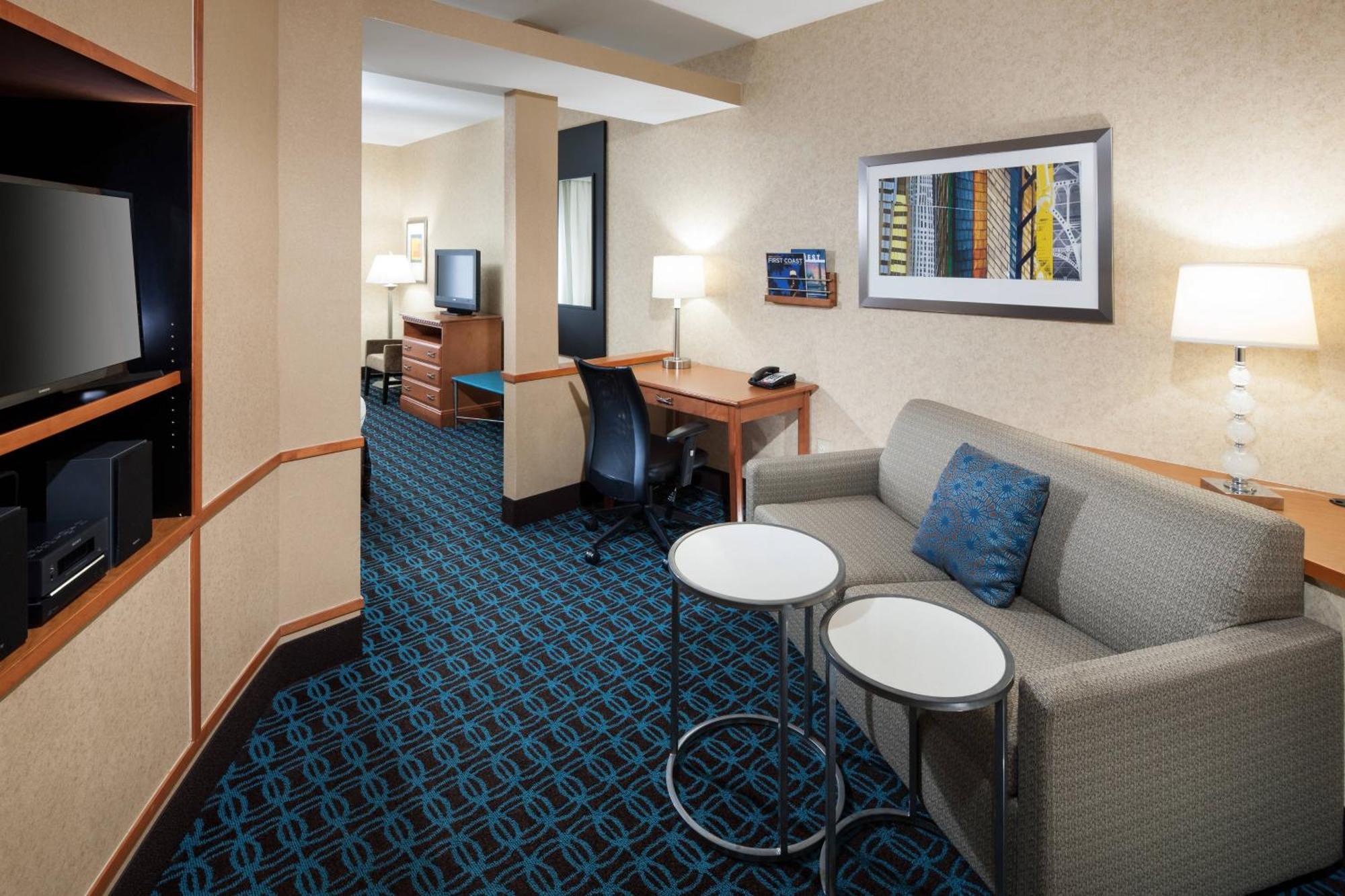 Fairfield Inn & Suites Jacksonville Butler Boulevard Bagian luar foto
