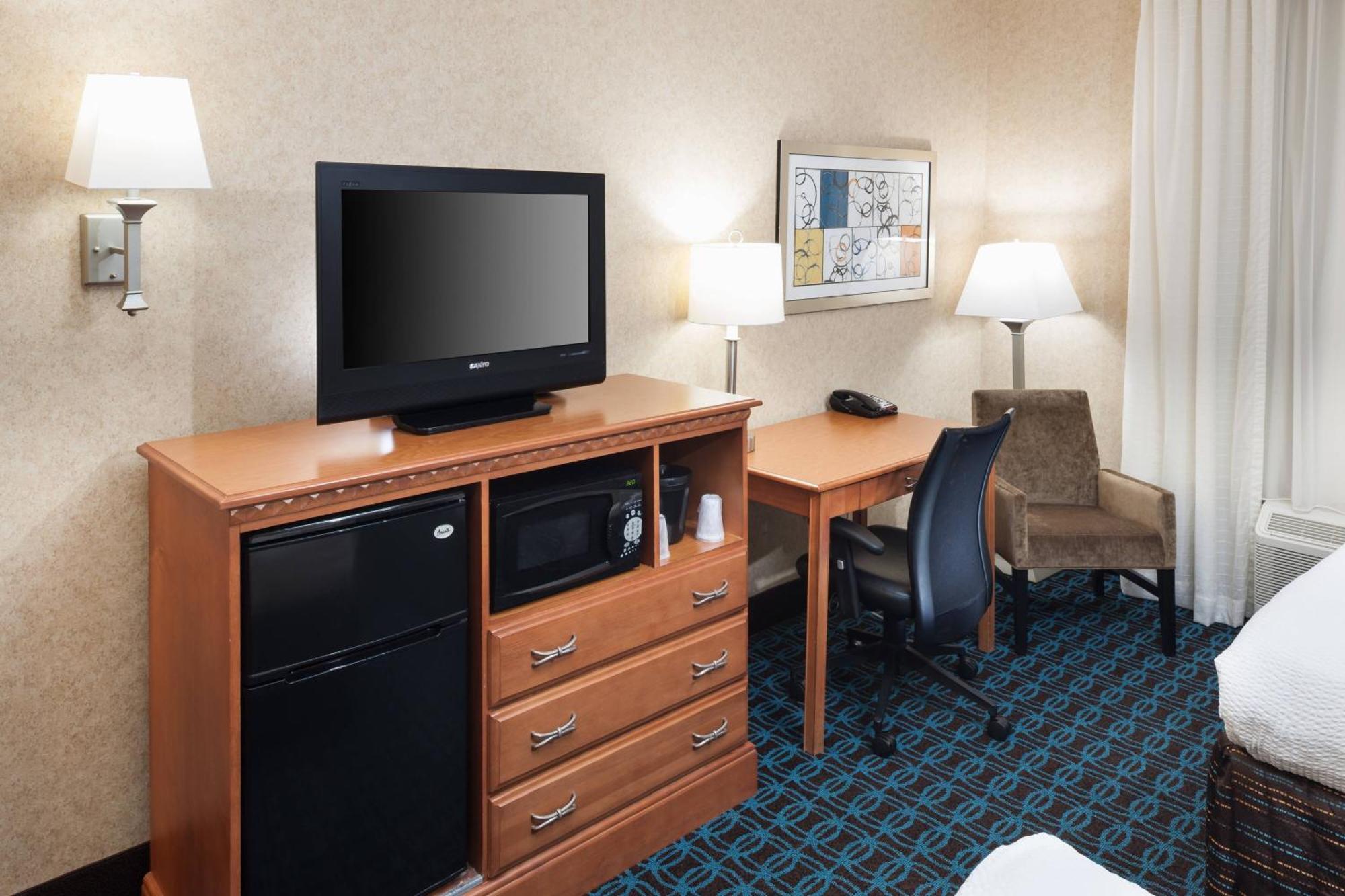Fairfield Inn & Suites Jacksonville Butler Boulevard Bagian luar foto